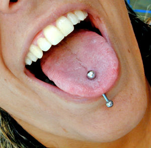 piercing à la langue